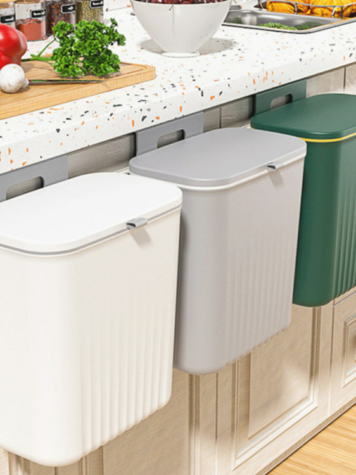 廚房垃圾桶掛式帶蓋櫥柜門壁掛廁所衛生間創意紙簍廚余收納桶家用