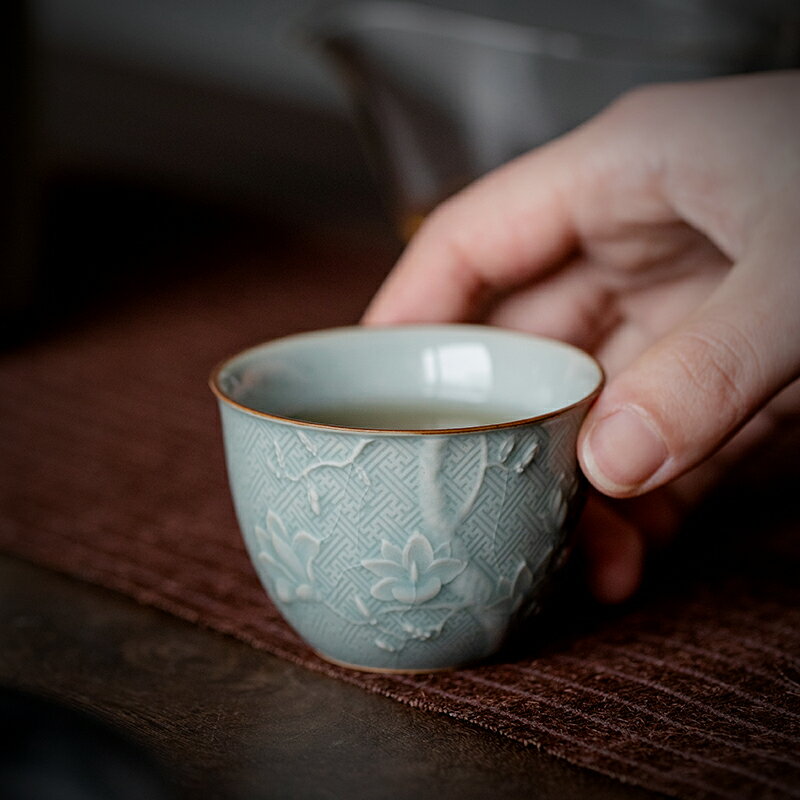 青瓷哥窯刻花品茗杯單個家用陶瓷功夫茶杯個人專用喝茶主人杯茶具