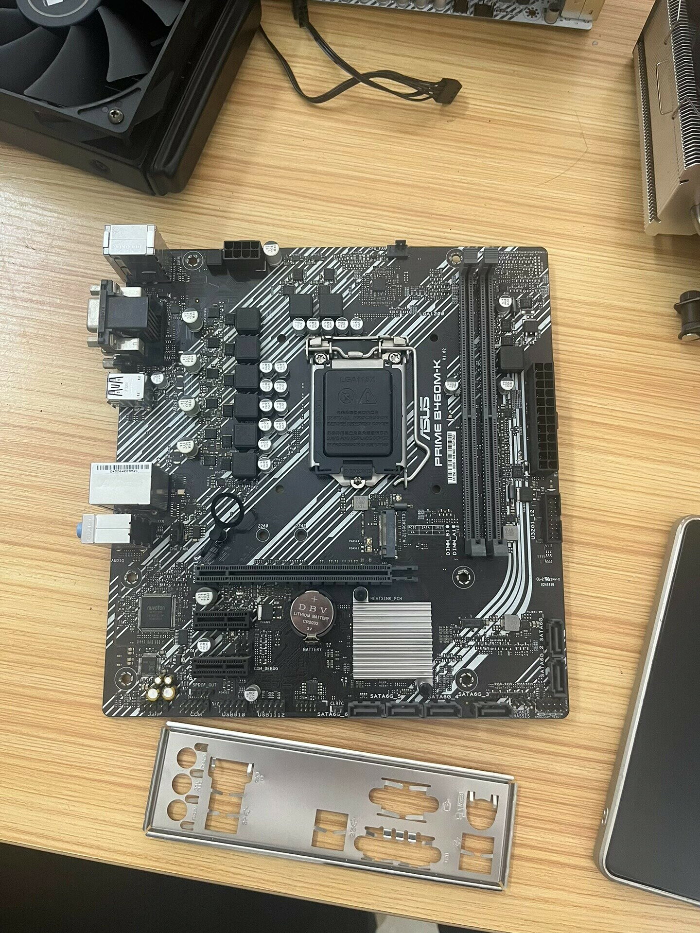華碩 PRIME B460M-K 主機板 支援英特爾CPU DDR4記憶體 M.2介面 USB3.0 功能正常 無拆無修 實物拍攝 帶擋板