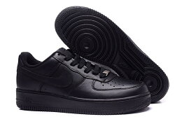 Nike Air Force 1 全黑
