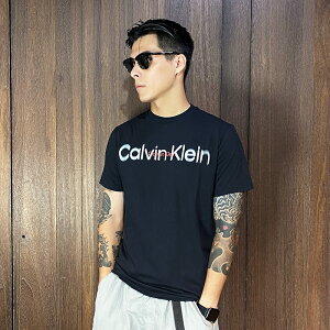 美國百分百【全新真品】Calvin Klein 短袖 棉質 T恤 CK 上衣 logo 天空 短T 黑色 CN09