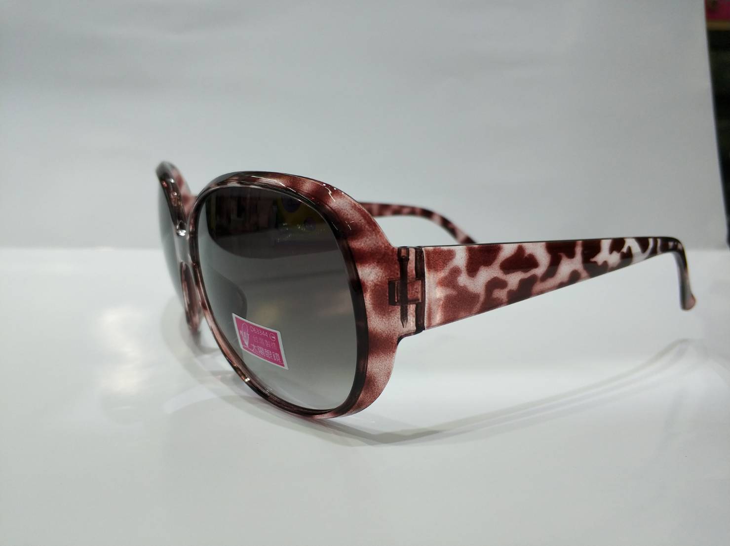 <br/><br/>  優質太陽眼鏡 抗UV 太陽眼鏡 經典 太陽眼鏡女生基本款式防眩光功能雙重保護抗UV400玩水必備開車<br/><br/>
