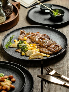 牛排餐盤西餐盤子陶瓷方盤家用黑色創意日式西式早餐圓盤牛扒餐具