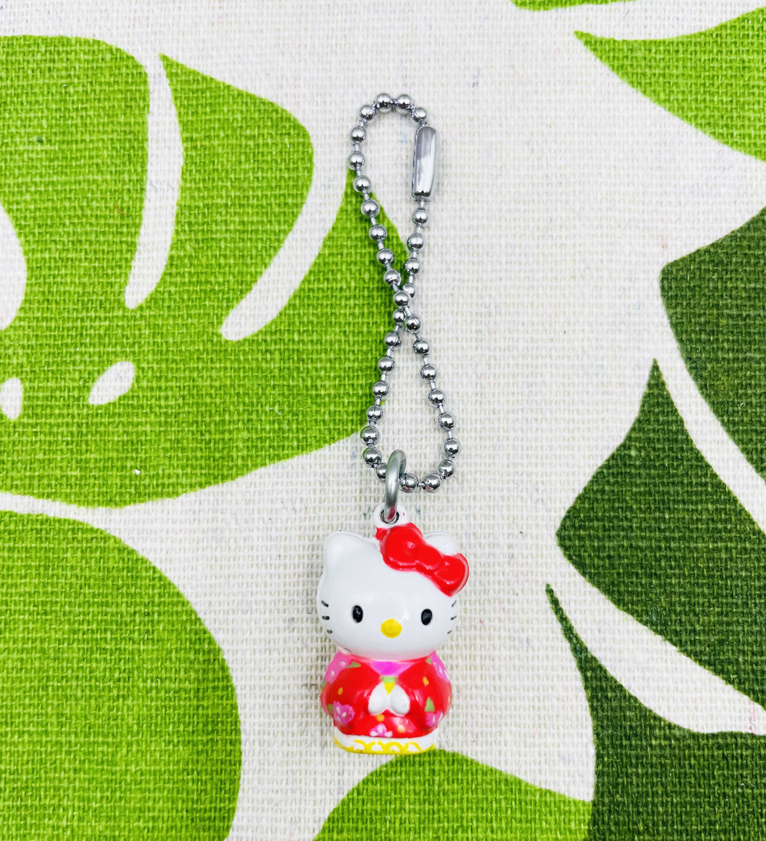 【震撼精品百貨】Hello Kitty 凱蒂貓~日本sanrio三麗鷗 KITTY吊飾鎖圈-日本*34200