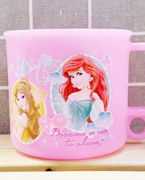 【震撼精品百貨】公主 系列Princess 日本迪士尼Disney 公主握把塑膠杯/水杯-綜合公主#47892 震撼日式精品百貨