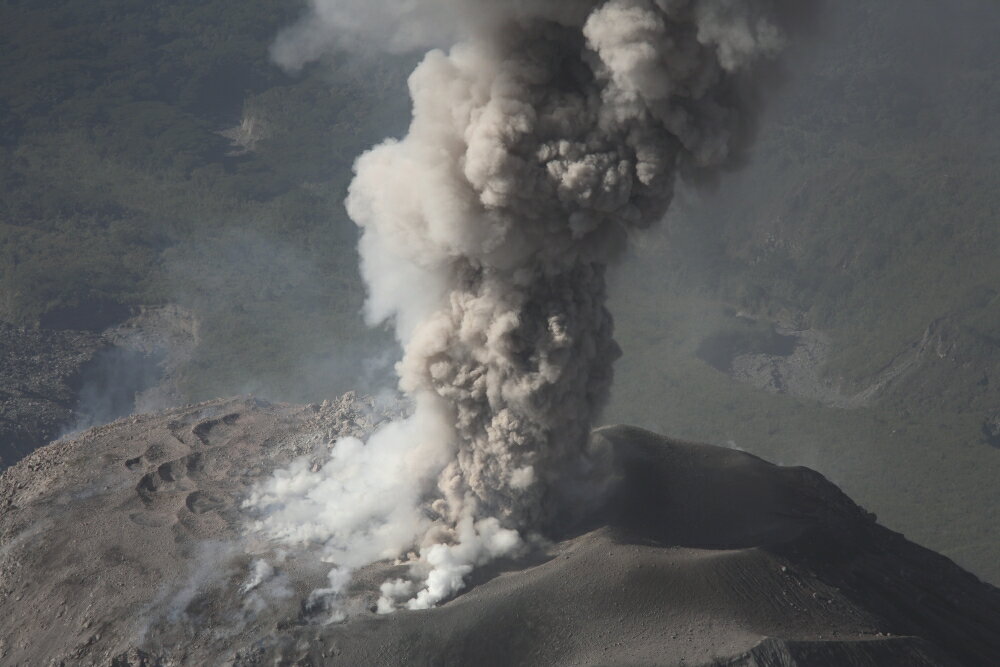 Posterazzi: Eruption of ash cloud from Santiaguito dome complex Santa ...