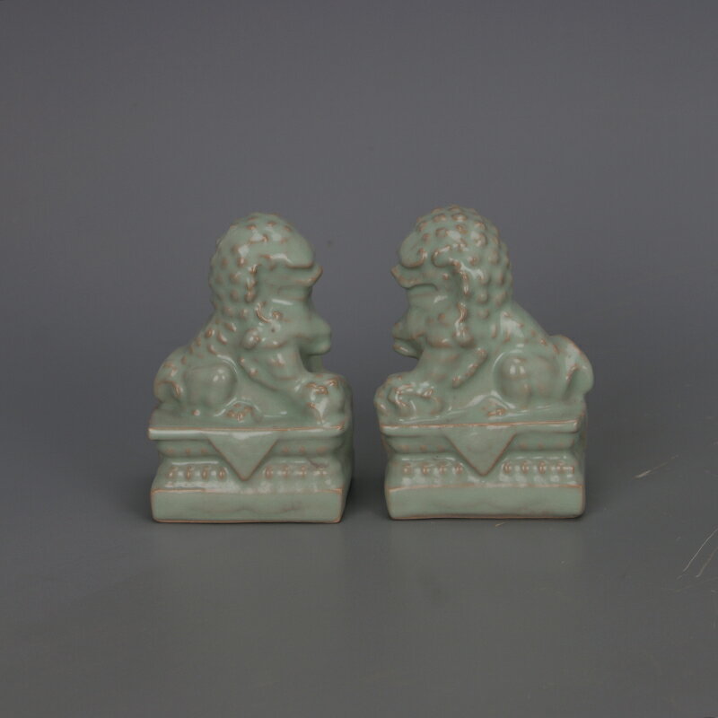宋汝窯青釉鉄胎獅子油灯  装飾品 現代工芸品 美術品 置物 宋汝窯青釉鉄胎獅子油灯 装飾品 現代工芸品 美術品 置物