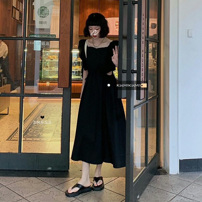 設計感小眾裙子女裝法式黑色連衣裙夏季泡泡袖方領裙子復古長裙潮