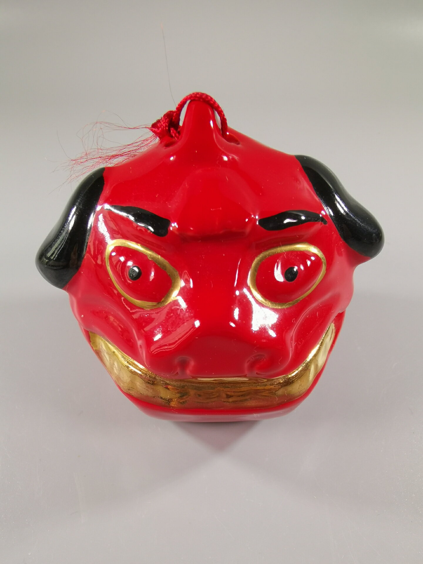 日本鄉土獅子頭香盒，大紅色腦袋配一口金牙，頭頂扎紅繩，喜慶| Seven  