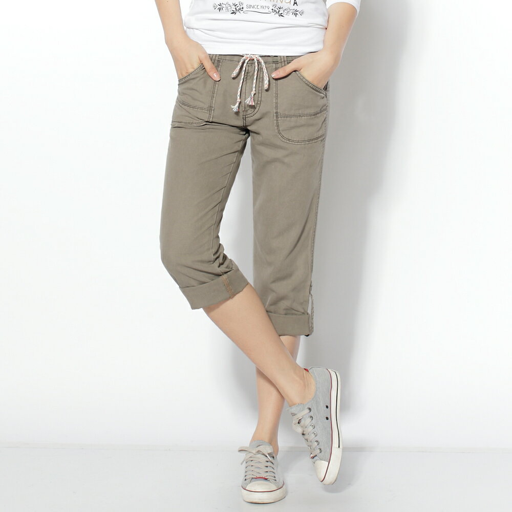 SOMETHING  女款 NATURAL EASY JEAN綁帶休閒褲 (灰褐色) 1