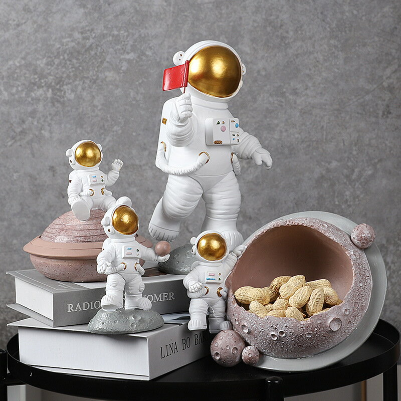 創意太空人宇航員雕塑模型小擺件家居客廳鑰匙收納酒柜裝飾品