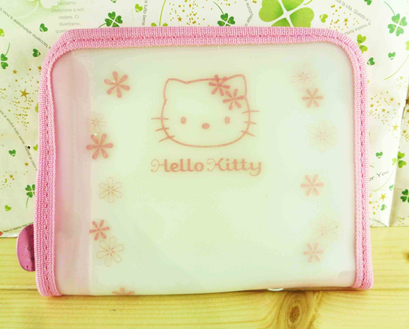 【震撼精品百貨】Hello Kitty 凱蒂貓-凱蒂貓皮夾/短夾-白花 震撼日式精品百貨