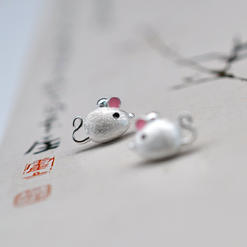 925純銀文藝拉絲小老鼠造型可愛吉祥物古風古典耳釘耳飾配禮盒1入