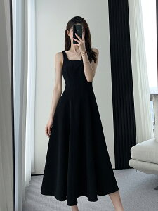 黑色連身裙女夏季高級感氣質赫本風吊帶裙