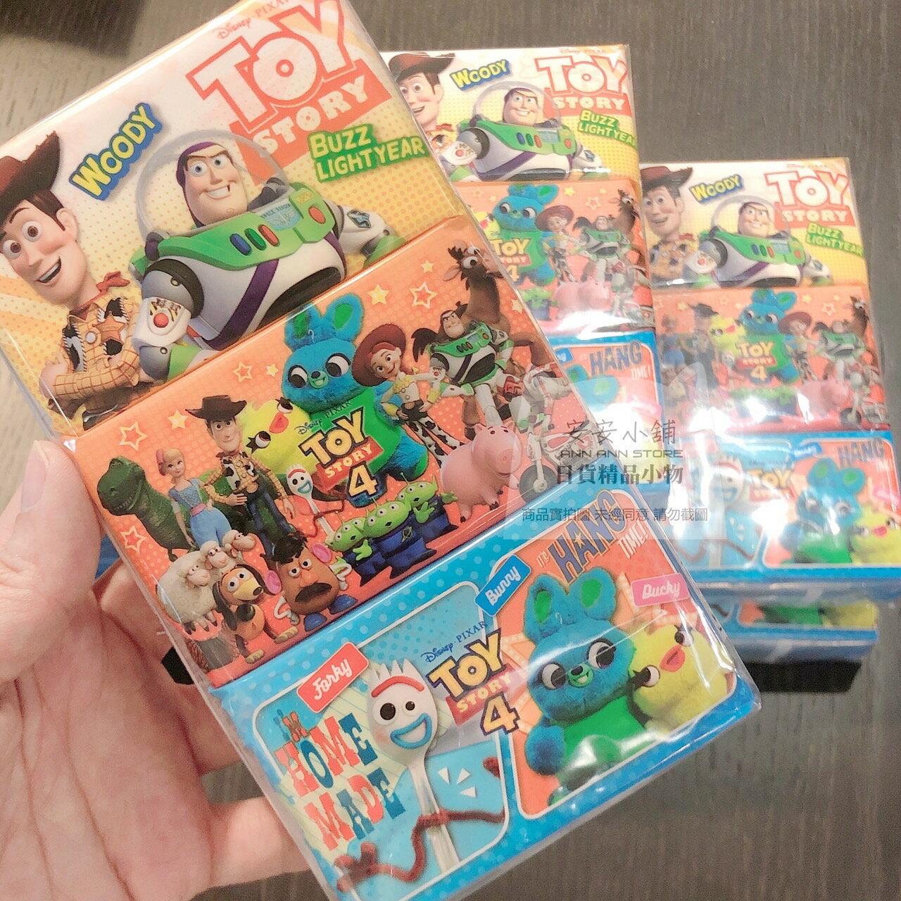 日本進口 迪士尼 玩具總動員 袖珍面紙6包入 每張面紙上都有花紋圖案 紙質柔軟