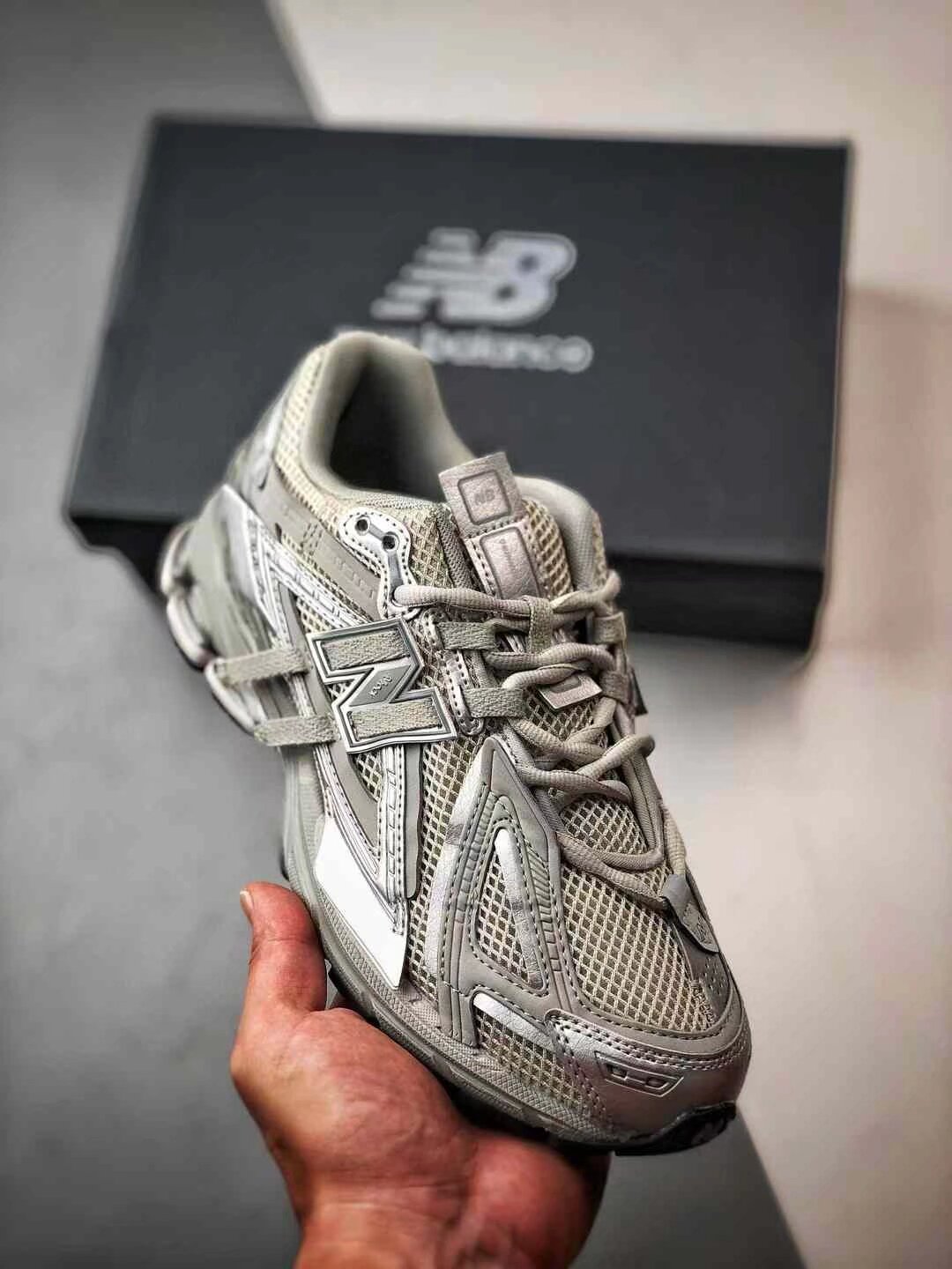 New Balance 1906R 系列 銀灰 復古老爹鞋