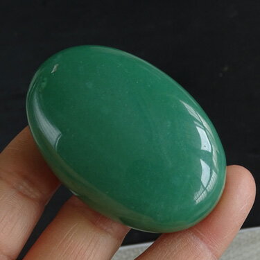 天然東陵玉手把件 扁片綠東陵原石把玩 肥皂形實物感恩石