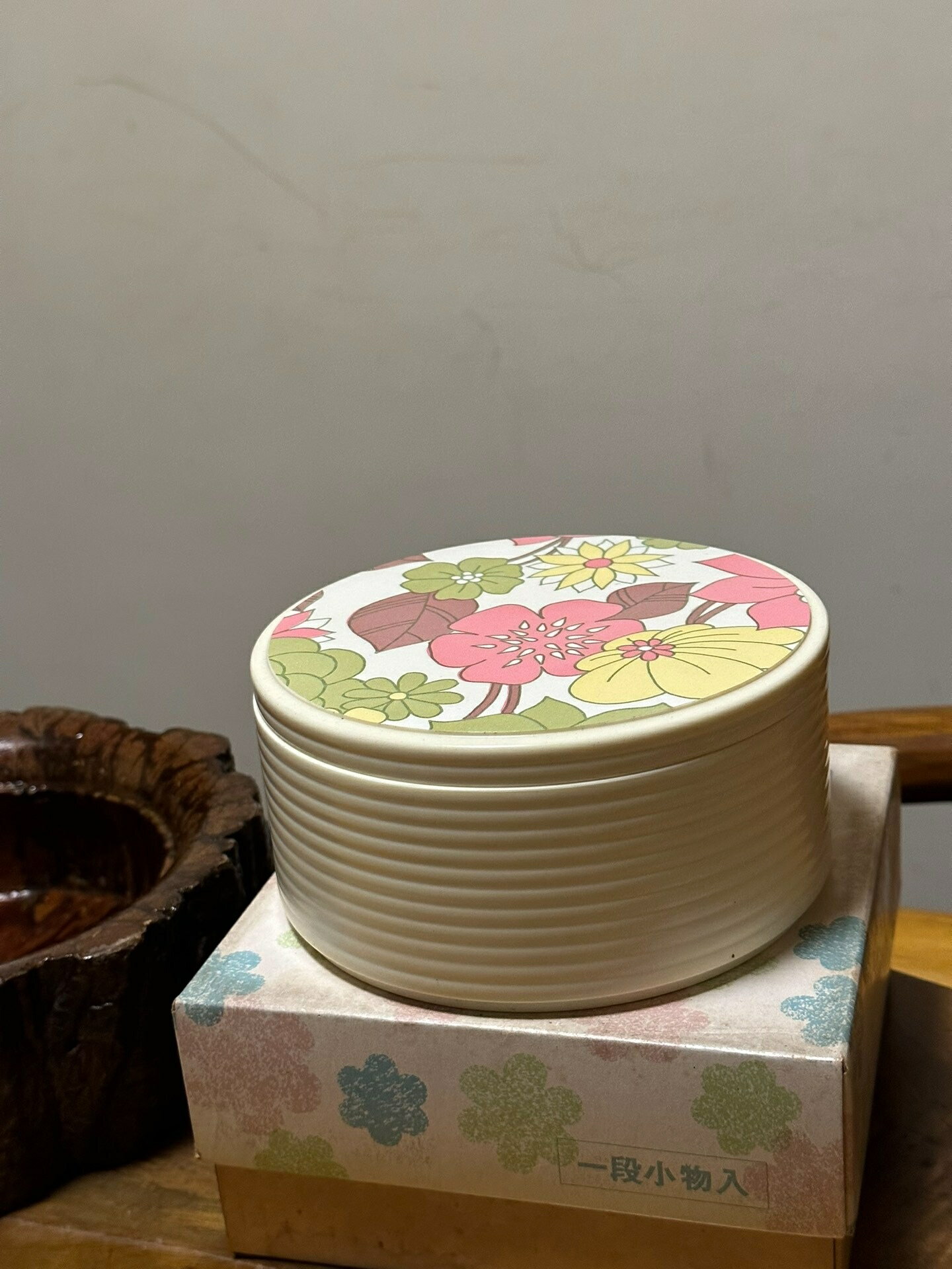 日本中古回流全新花卉蓋物小食盒 收納盒 茶葉罐