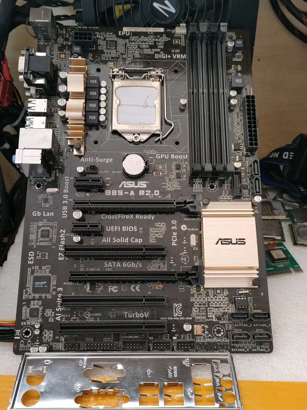 華碩B85-A R2.0 主機板 1150 鍉 四內存 插槽 PCIe 3 0 SATA 6Gb s USB 3 0 原裝 擋板 成色 新 輕微 使用 痕跡 功能 正常 無 維修
