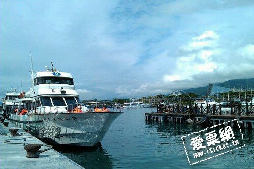 【愛票網】宜蘭賞鯨船行 賞鯨+登島+繞島 單人票 (台中高雄皆有門市)