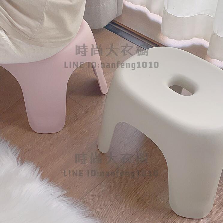 小凳子家用小型塑料可疊放加厚茶幾板凳椅子兒童洗澡浴室換鞋矮凳【時尚大衣櫥】