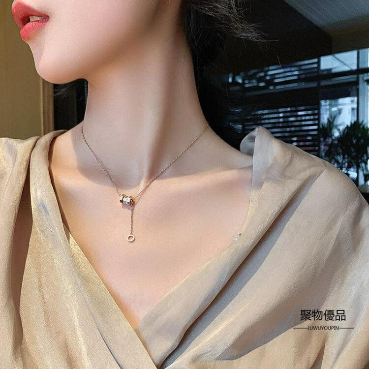 鎖骨鍊字母簡約吊墜鈦鋼不掉色轉運輕奢項鍊女【聚物優品】