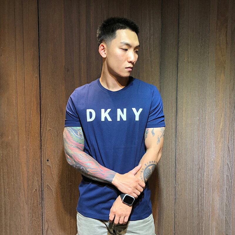 美國百分百【全新真品】DKNY 短袖 T恤 Logo T-shirt 男款 上衣 Tee 短T 深藍 S號 AD44