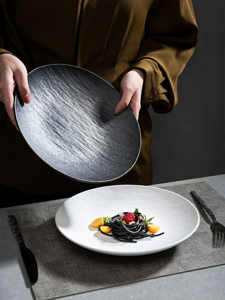 北歐陶瓷盤子菜盤家用深盤白碟子新款網紅餐盤高級感餐具飯盤