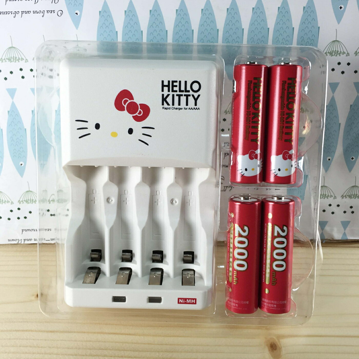 【震撼精品百貨】Hello Kitty 凱蒂貓 充電式電池-附四顆電池 震撼日式精品百貨