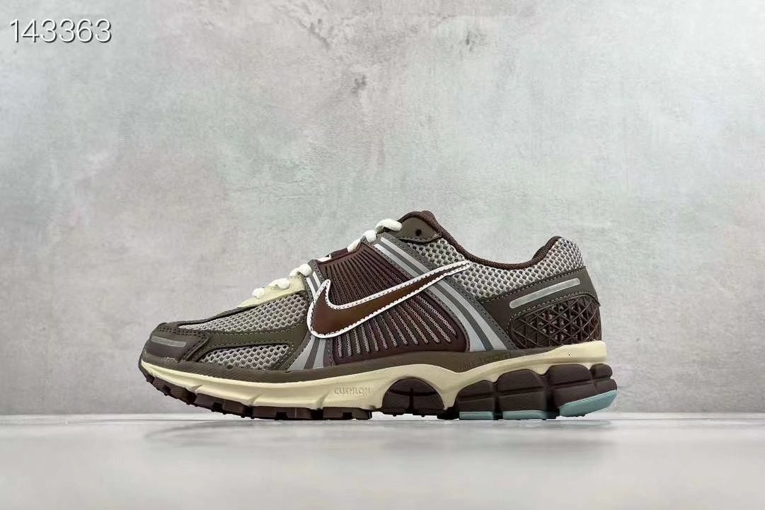 Nike Air Zoom Vomero 5 男女鞋