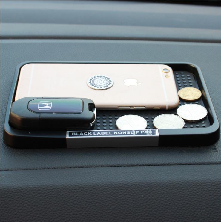 汽車防滑墊耐高溫車內手機飾品車載擺件中控儀表臺硅膠車用置物墊