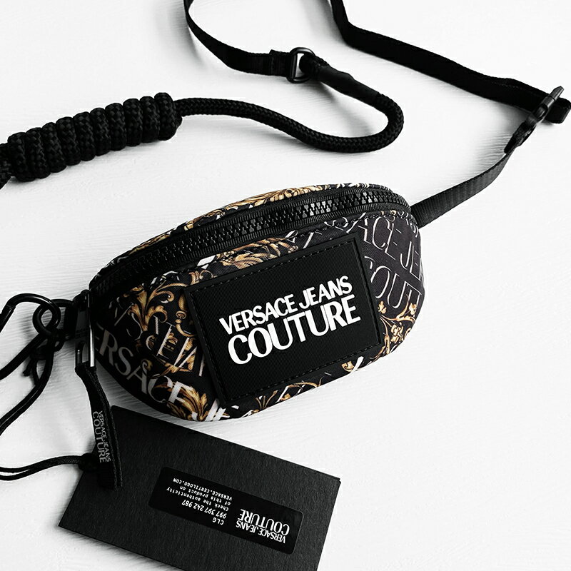 美國百分百【全新真品】Versace Jeans 凡賽斯 斜揹包 VJ 胸包 LOGO 男包 專櫃精品 黑色 CK77