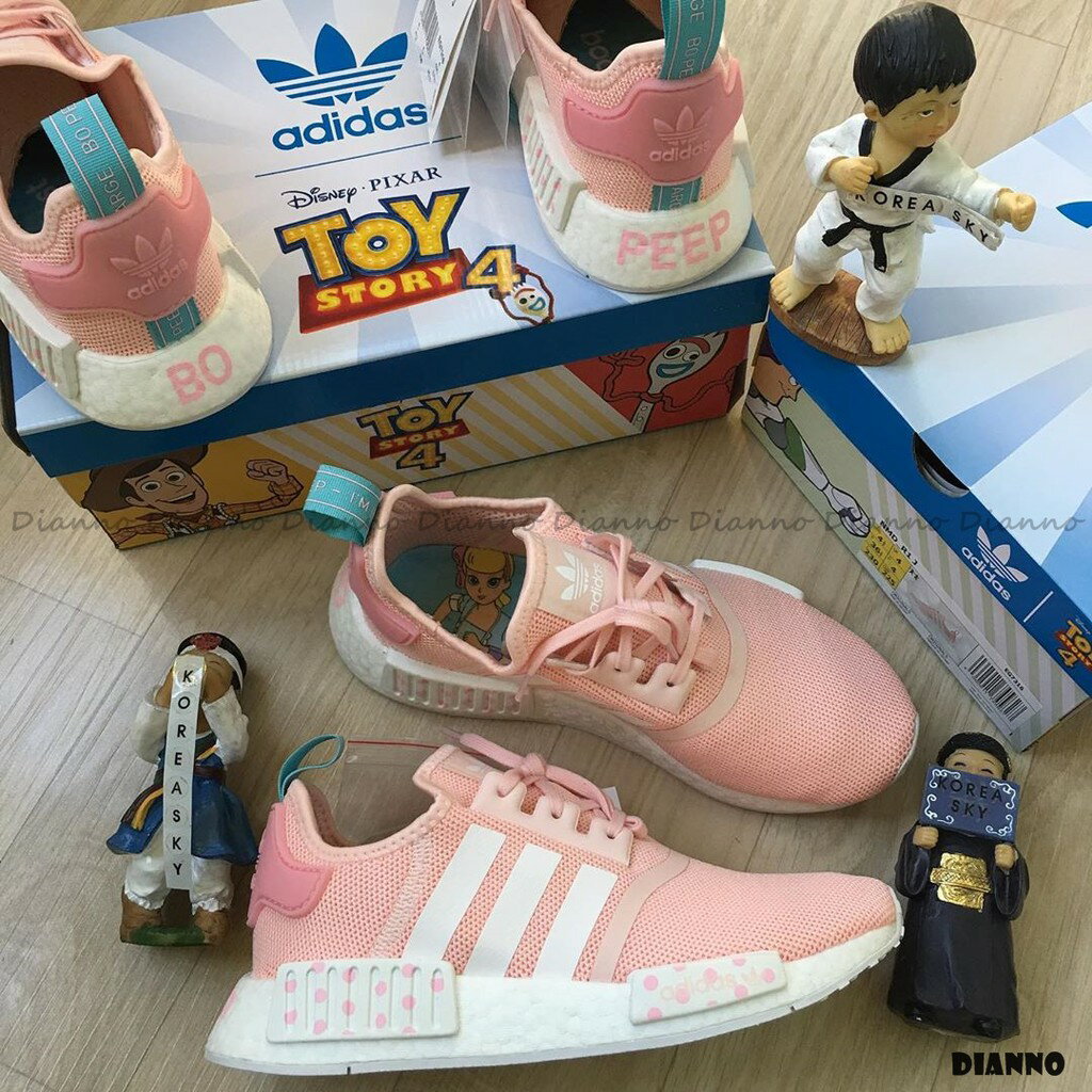 Adidas nmd hotsell doradas undertale