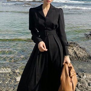 法式垂感赫本風收腰顯瘦西裝連衣裙氣質女風衣式長袖小黑裙長裙秋