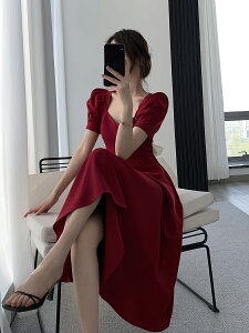 紅色連身裙女夏季方領泡泡袖收腰顯瘦氣質訂婚裙