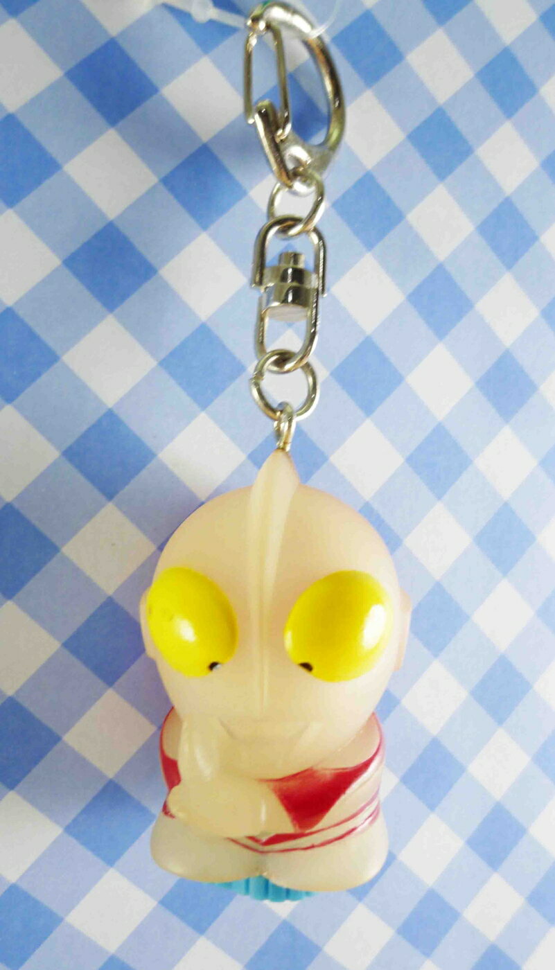 【震撼精品百貨】Ultraman 鹹蛋超人 鎖圈-站 震撼日式精品百貨