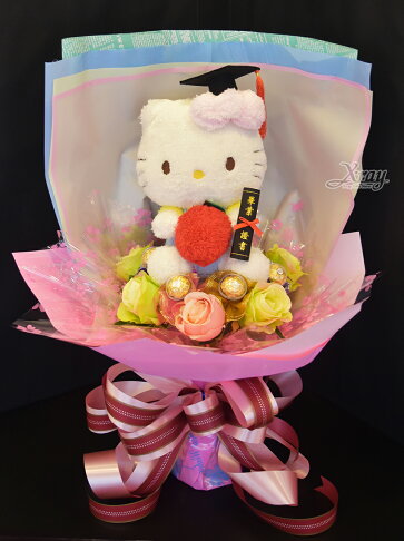 Hello Kitty音樂水果娃娃金莎捧花 Hello Kitty 捧花 情人節金莎花束 頒獎 畢業花束 畢業典禮 情人節禮物 送禮 捧花 節慶 婚禮小物 生日禮物 交換禮物 告白 求婚 X射線 Y526899 X射線精緻禮品
