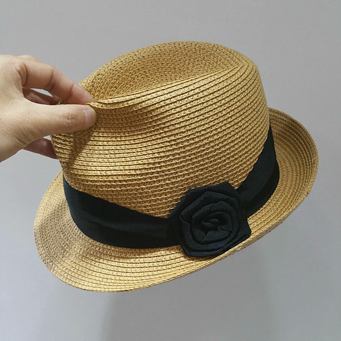 女夏天遮陽帽 日本款玫瑰花朵裝飾簡約休閑百搭禮帽爵士草帽1入