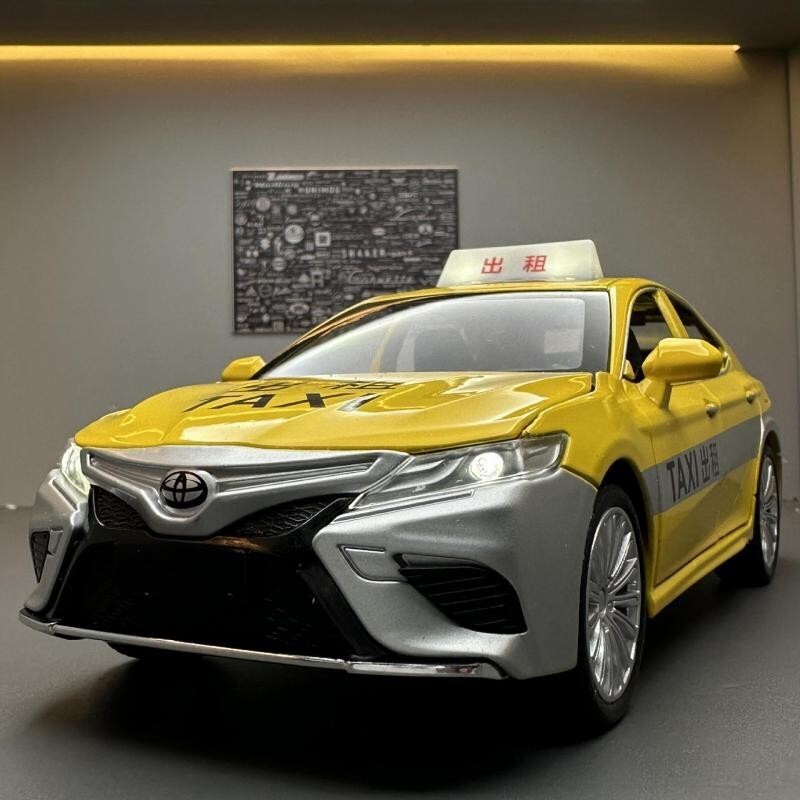 合金遙控車車 1：24 toyota camry 豐田 凱美瑞 計程車 計程車 計程車 帶聲光 回力車 taxl模型車