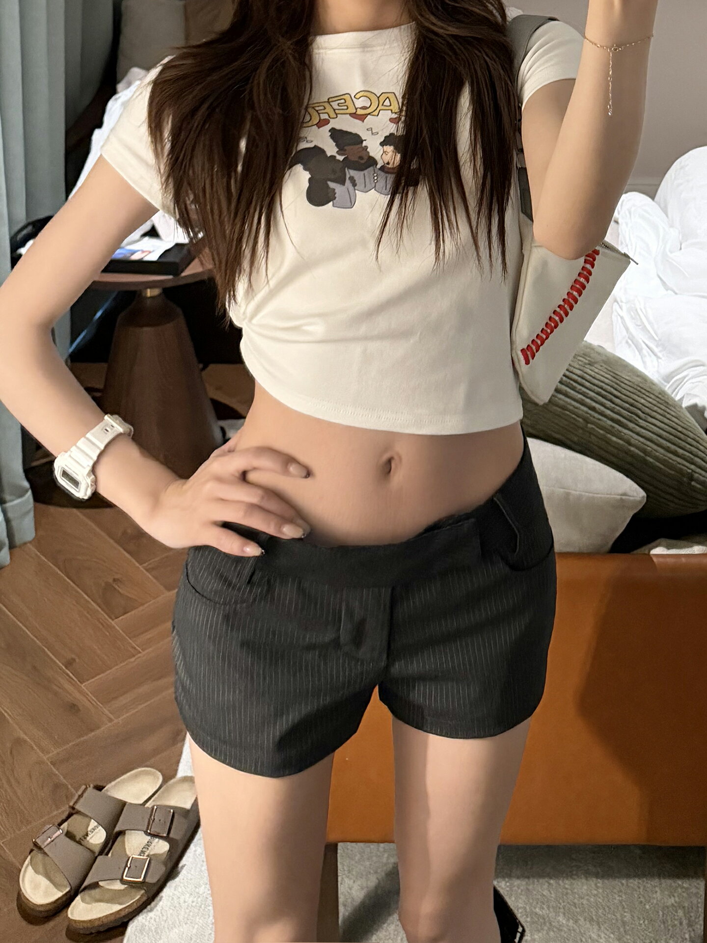 小杏仁if韓女深灰色細條紋a字西裝短褲女通勤休閒低腰包臀熱褲子