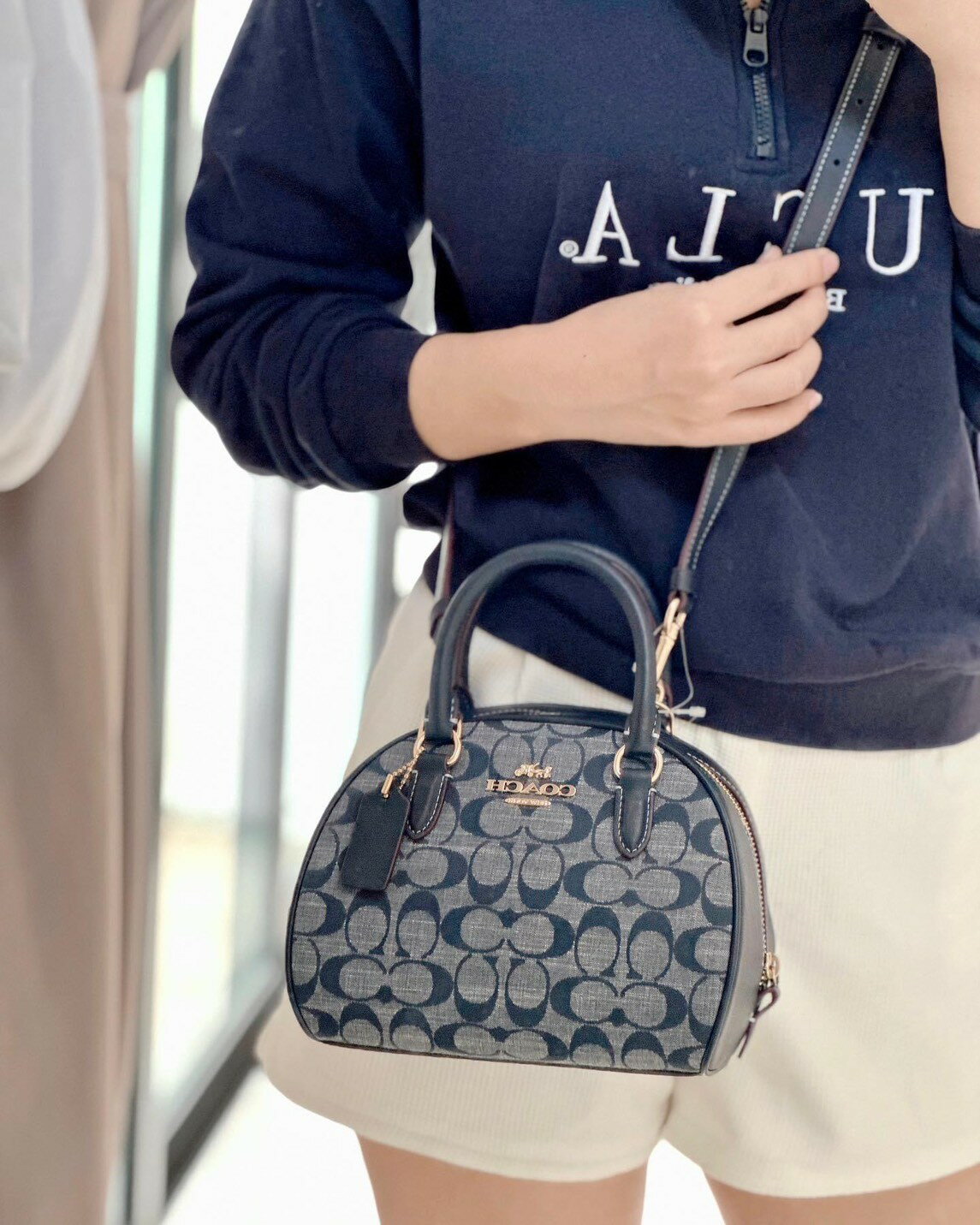 現貨在台,不用等~ COACH 香布蕾饅頭包-附斜背帶 7