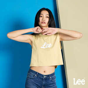 Lee 女款 寬鬆版 草寫LOGO 背後下擺文字標語 短版 休閒背心 無袖T恤 | Modern