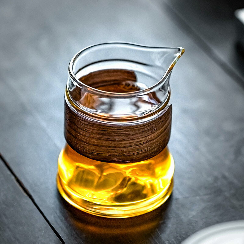 瓷牌茗高山公道杯加厚耐熱玻璃分茶器日式家用高檔倒茶器分茶公杯