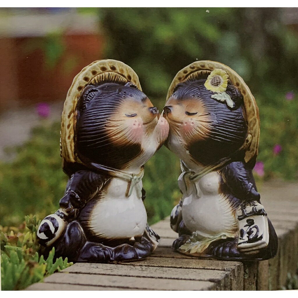 《日本遺產》滋賀縣信樂燒 日本吉祥物 陶燒 狸貓~信樂狸~相親相愛~吻