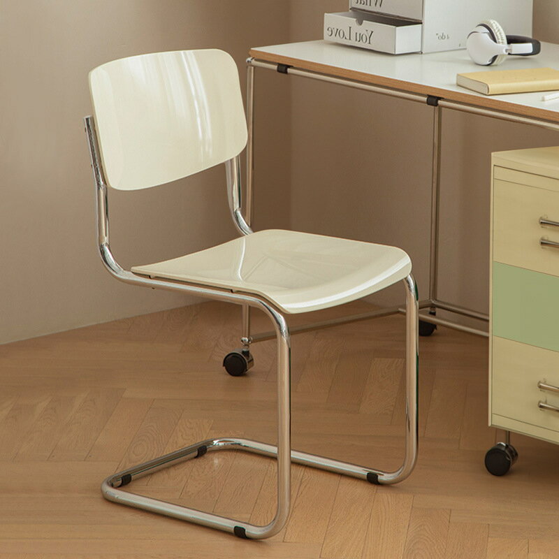APP下單享點數9% 北歐設計師餐椅網紅塑料椅子靠背休閑椅子簡約現代白色書桌椅餐廳