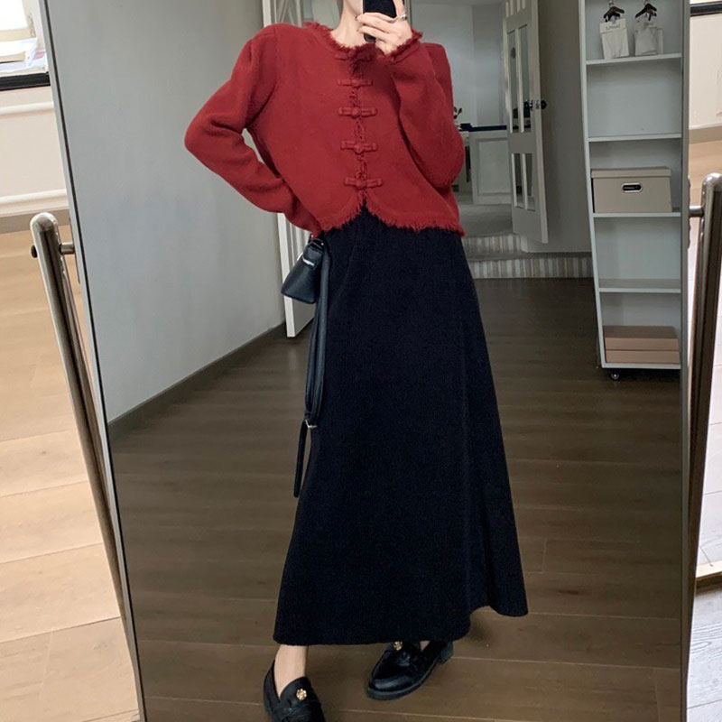 ANNAS 過年戰袍 中國風紅色上衣 紅色旗袍上衣 紅色毛衣 新年 大紅色 喜氣 過年穿搭 龍年毛衣外套 盤扣流蘇 5