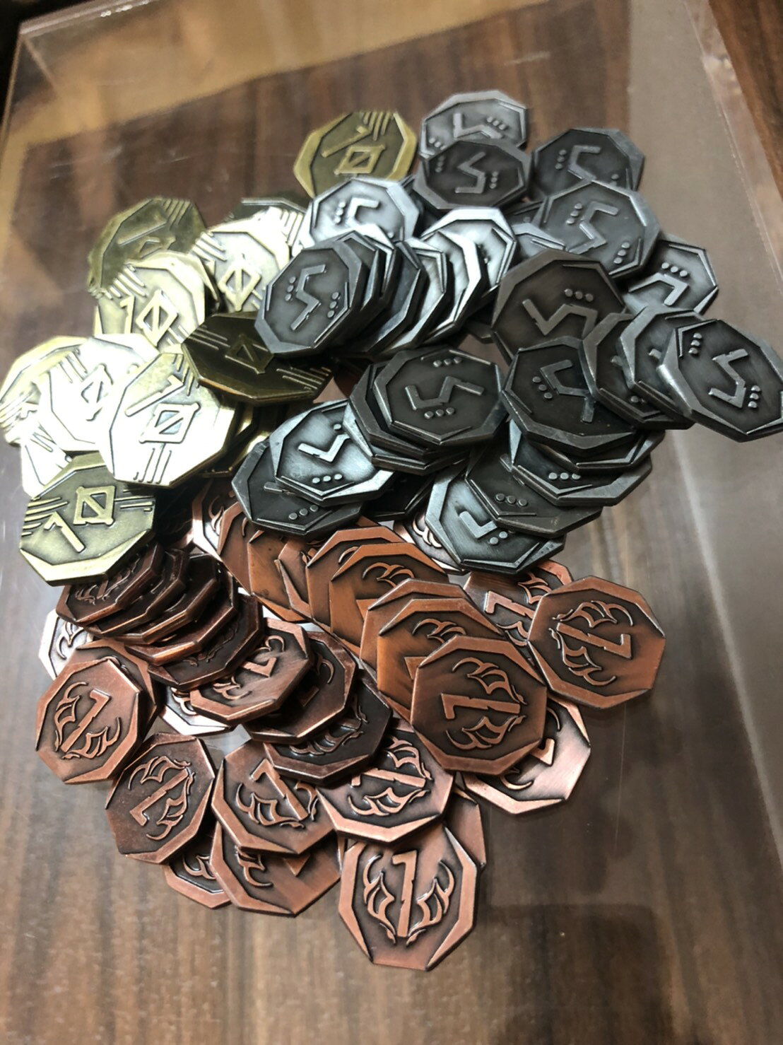 【桌遊侍】桌遊金屬幣 百搭任何桌遊使用 玩桌遊從此升級!!桌遊週邊 . 氏族豪華金屬幣.包含十元.五元.一元.桌遊菜鳥 1