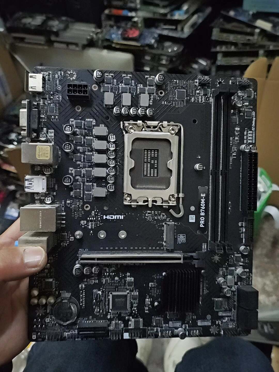 微星PRO B760M-E DDR5主機板 LGA1700介面 支援12/13代Intel CPU DDR5記憶體 M.2固態硬碟 2.5G高速網絡卡 HDMI USB3.0 技嘉微星華碩相容 電競遊戲主機板 拆機二手