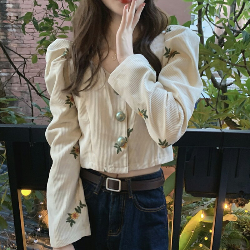 法式小眾刺繡方領燈芯絨襯衫女設計感春秋短款獨特別致泡泡袖上衣