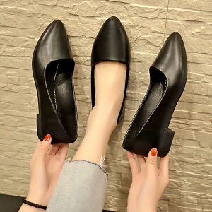 工作鞋女新款黑色粗跟低跟防滑舒適皮鞋尖頭平底職業上班單鞋